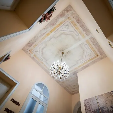 La Ghirlanda Bed & Breakfast 2*